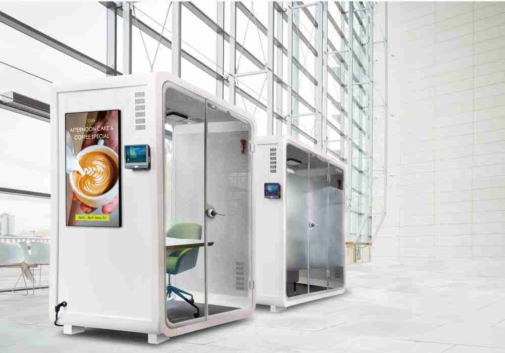 尊时凯龙子公司达擎之智慧行动办公舱，，，，采用PDLC智能调光玻璃设计，，，透过通电与断电的电流切换，，，呈现透明与雾面效果，，，具节能降耗特性并兼顾隐私，，，，确保信息安全